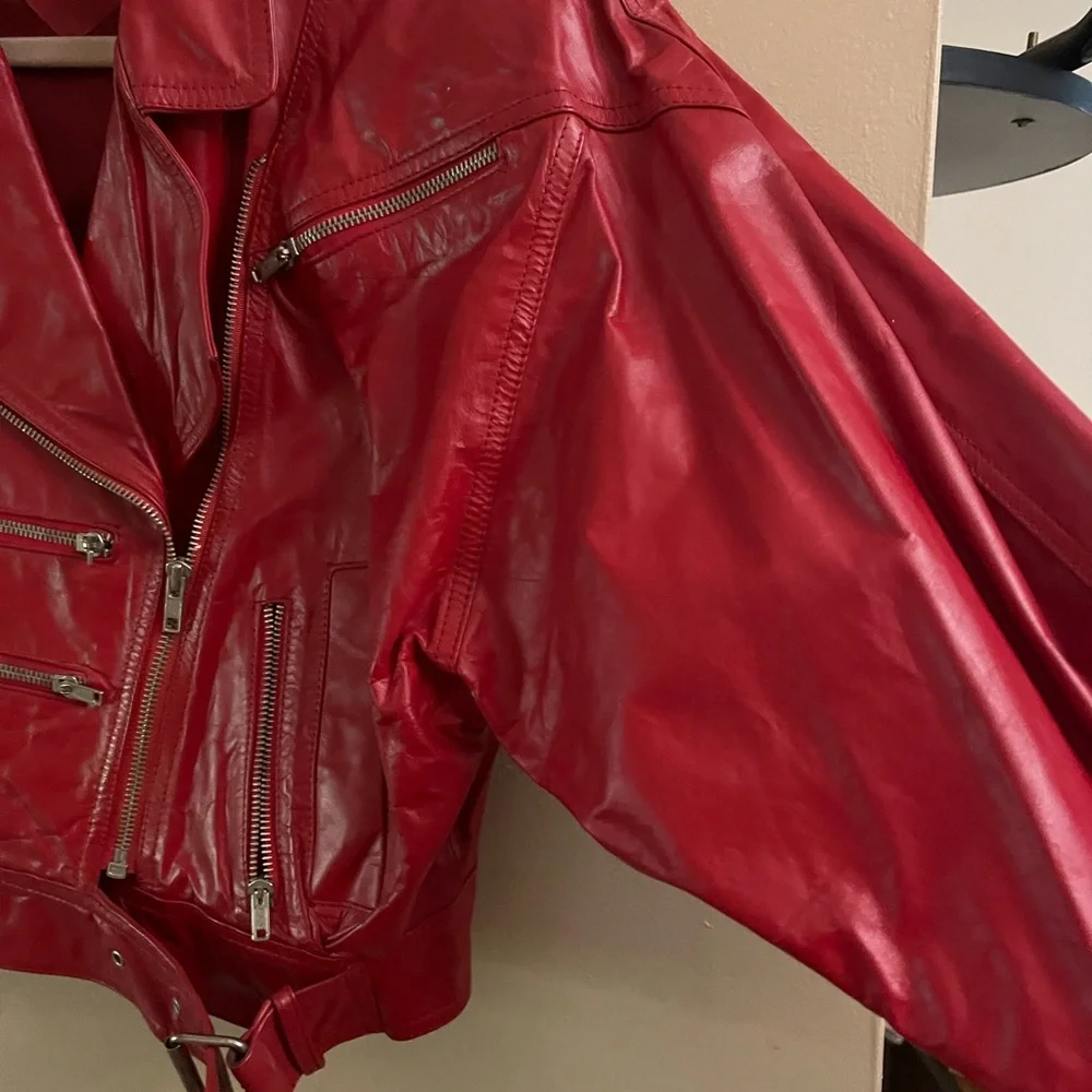 Vintage 80s genuine leather woman’s IOU red biker jacket - Picture 3 of 13
